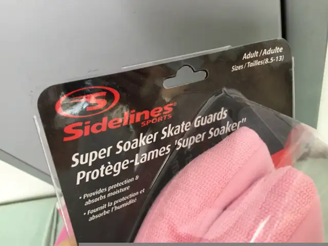 Sideline Sports Pink Soaker Skate Guards + Mitts + Pin Set in Skates & Blades in City of Toronto - Image 3