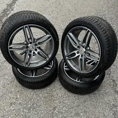 19 inch original MB Benz E43 ; E53 AMG rims and Pirelli Sottozero3 Run On Flat MOE snow tires. In li...