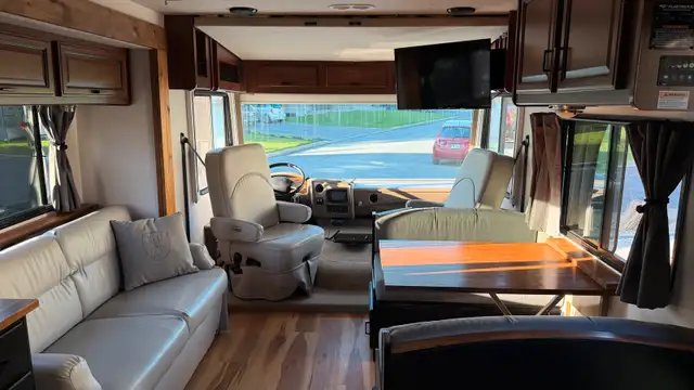 FLEETWOOD STORM 32BH  in RVs & Motorhomes in Québec City - Image 9