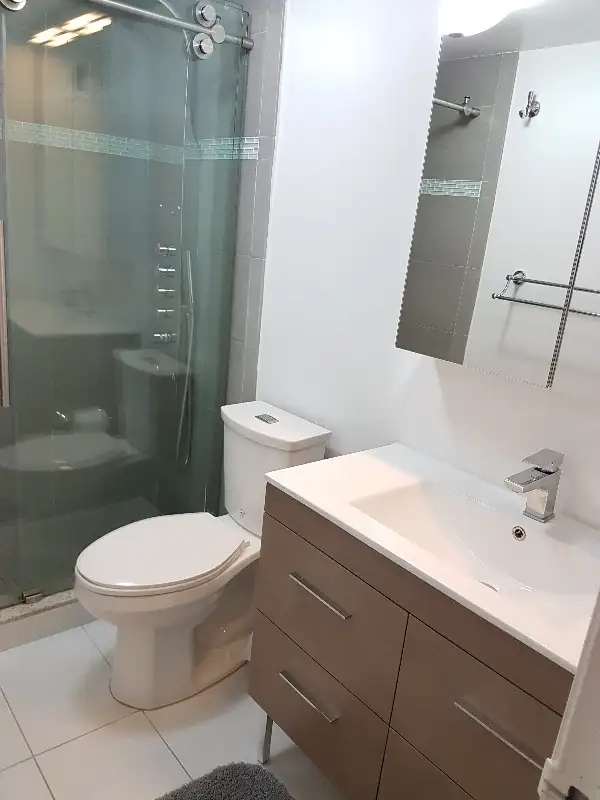 Hollywood/Hallandale in Florida in Canada - Image 5