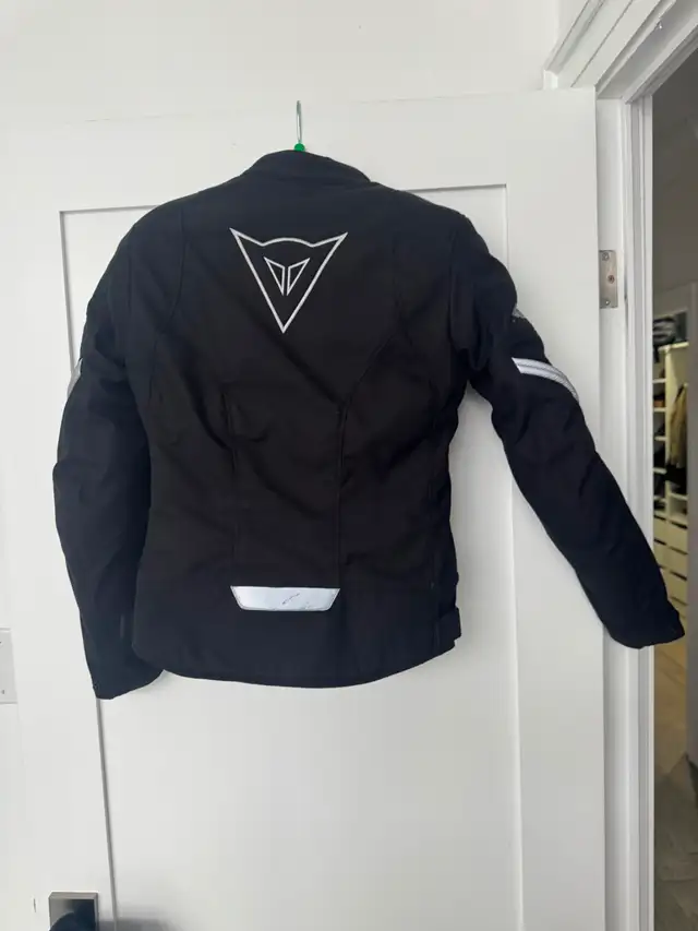 Womens Dainese Motorcycle Jacket Size 40.  Armour inside in Women's - Tops & Outerwear in City of Toronto - Image 3