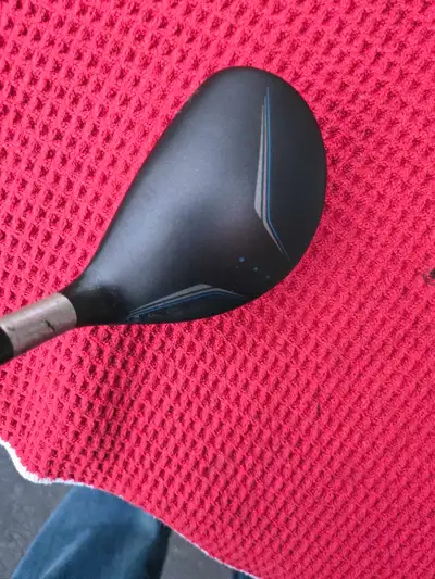right handed taylomade hybrid , View more