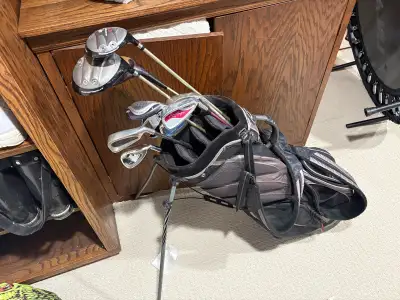 women’s right golf clubs and bag , View more