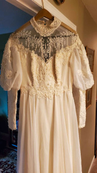1984 wedding dress (Small 6ish)