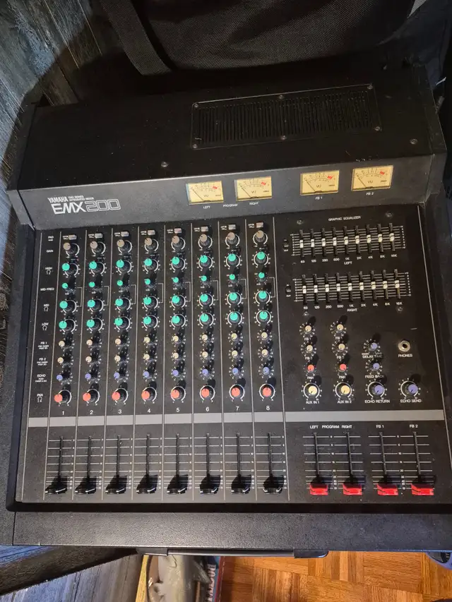 Vintage Yamaha powered console in Pro Audio & Recording Equipment in Sudbury - Image 2