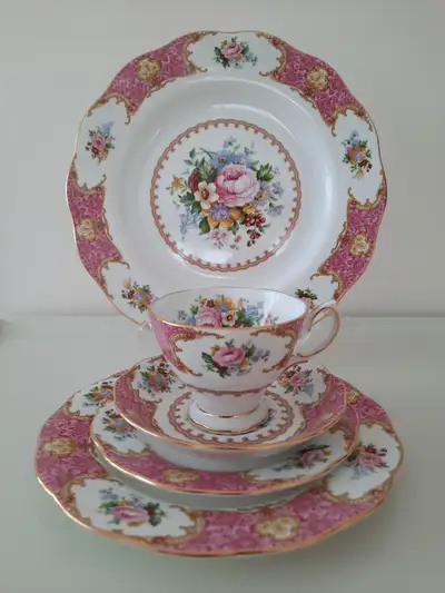 Royal Albert Lady Carlyle 5-Piece Place Setting – New, View more
