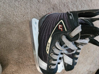 CCM Hockey Skates - Size 12 (Youth)