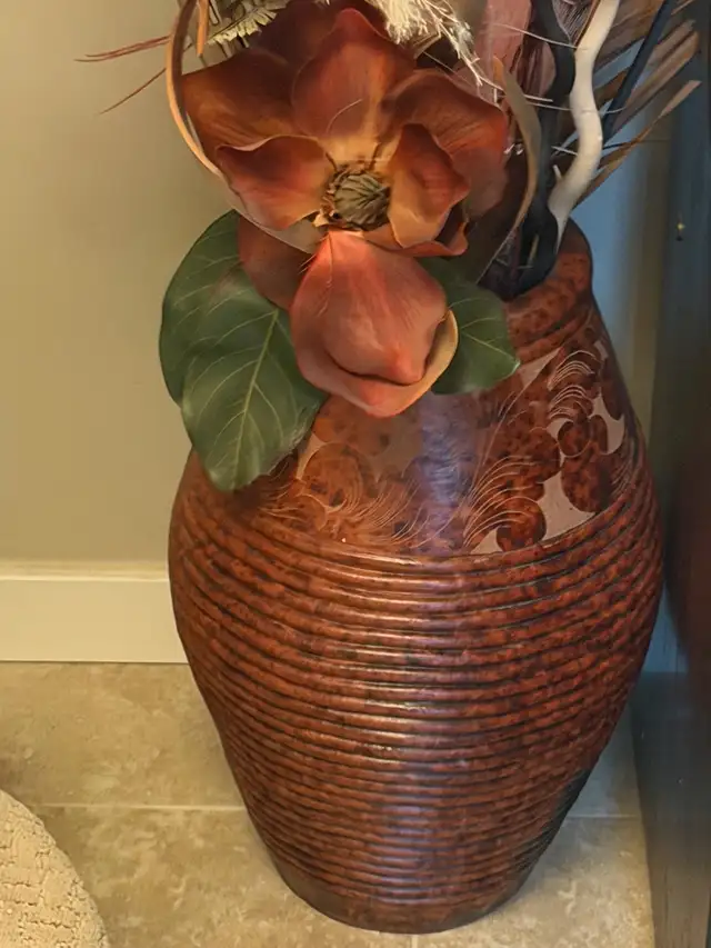 Decorative Vauses, some home decor in Home Décor & Accents in Calgary - Image 4