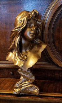 Vintage young girl bust