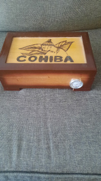 Cohiba humidor case with hygrometer and humidifier