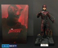Daredevil sideshow collectibles hot toys