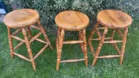 3 Solid Wood Stools with Spindle Legs - Sturdy and Reinforced!