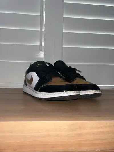 Jordan 1 Low Gold, View more
