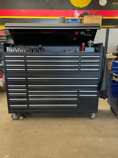 Tool box brand new71 X21 1/2 deep six months old changing job position payed $2500 ASKING $2000 for...