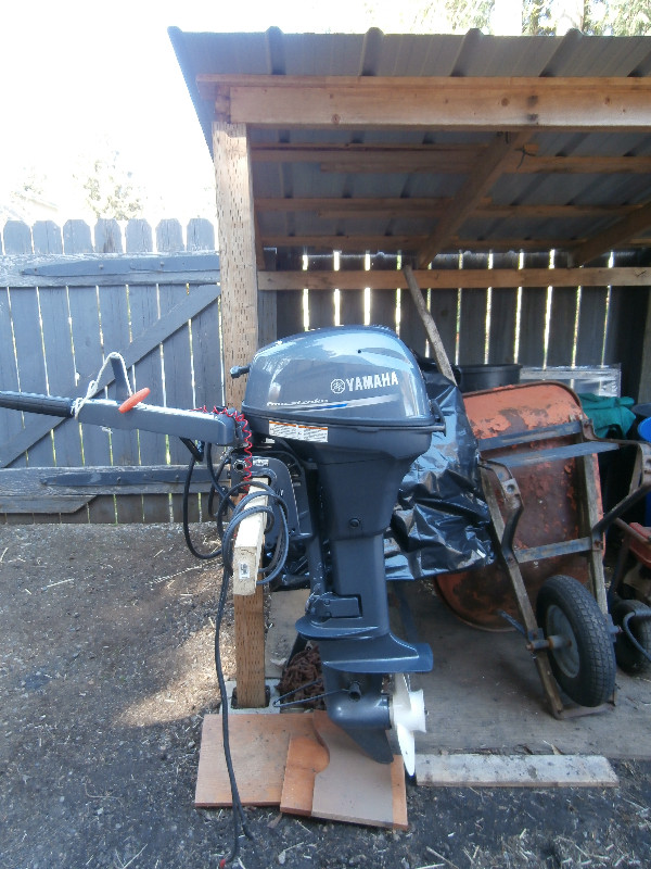 Motor for boat in Powerboats & Motorboats in Comox / Courtenay / Cumberland