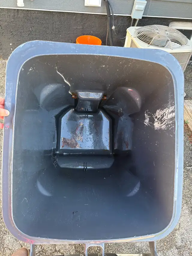 garbage bin cleaning561543131736330243