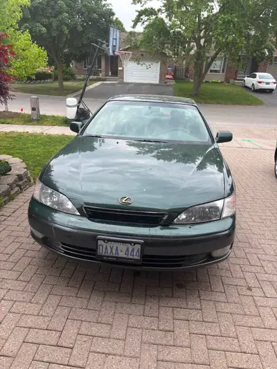 Two sets of wheels, assorted parts come with the car, 3 keys two fobs. Leather interior, heated seat...