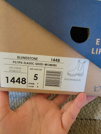 Women's Size 8 brand new black Blundstone boots