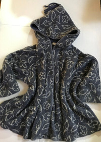 Grey leaves print fleece coat with hood (child size 6)