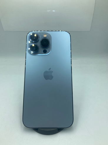 256GB iPhone 13 Pro, UNLOCKED! Comes with a case!! $500 OBO