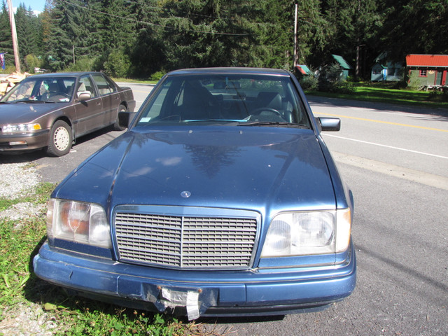 1995 MERCEDES  E320  NEEDS SOME WORK in Cars & Trucks in Smithers - Image 3