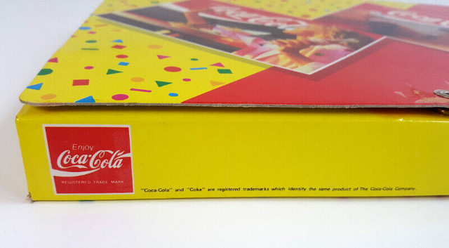 Vintage Coca-Cola Thick Cardboard Magazine File Box in Arts & Collectibles in City of Toronto - Image 4