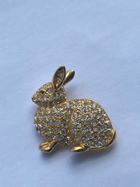 Vintage/New, Small Rabbit Brooch