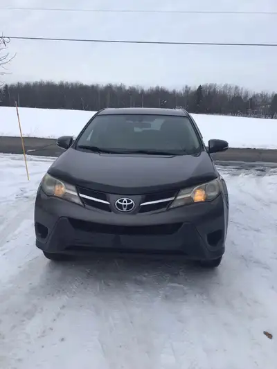 Rav4 2015 Très bonne condition plusieurs pièces neufs et factures à l’appui.Batterie ,Alternateur ,F...