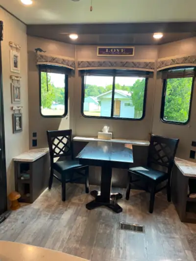 Ready to enjoy , all in excellent working condition, king size bed and large pullout sofa, 2 bathroo...