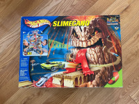 Old new stock. Hotwheels 2004 Slime Cano Play Set. Never Opened.