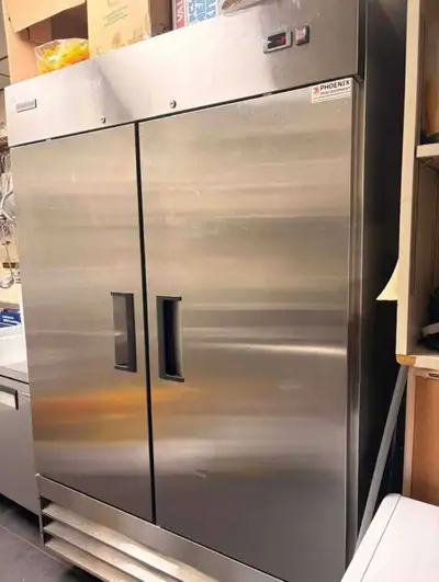 This Nordic Air SF-54 double solid door reach-in freezer is in good condition and ready to provide r...