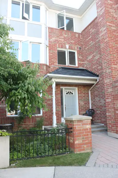 Condo Townhouse for rent near Yonge/Steeles/Clark, Available from June 16th ✅ 3 Bedrooms + Den | Fin...