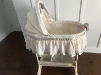Mint condition baby bassinet 