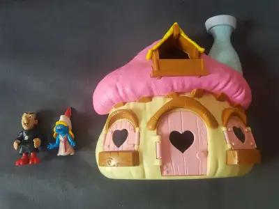 ***English follows *** Maison de la Schtroumpfette avec 2 figurines (Schtroumpfette et Gargamel), la...