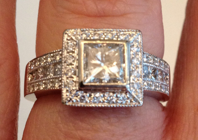 White gold diamond engagement ring in Jewellery & Watches in Gatineau