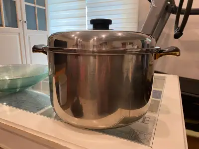 Stainless steel soup pot , View more