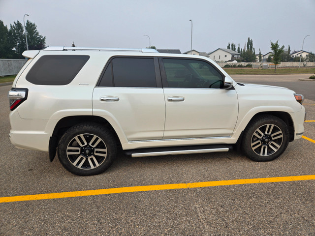 2015 4Runner Limited AWD 7 Passenger in Cars & Trucks in Grande Prairie - Image 2