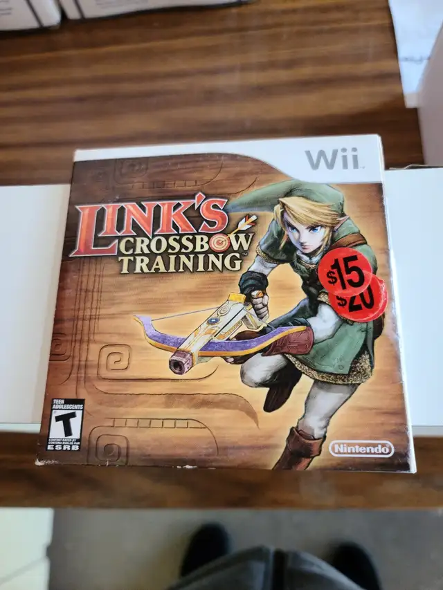 NINTENDO WII  LINKK'S CROSSBOW TRAINING GAME  in Nintendo Wii in Saskatoon - Image 2