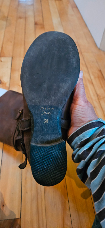 Bottes cuir ITALIEN femme taille 38/ woman italian leather boots dans Femmes - Chaussures  à Ville de Montréal - Image 2
