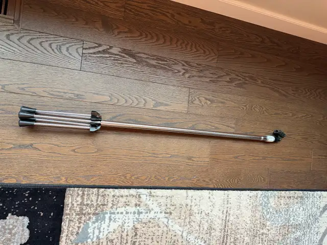 Realistic Microphone Stand558379255297495044