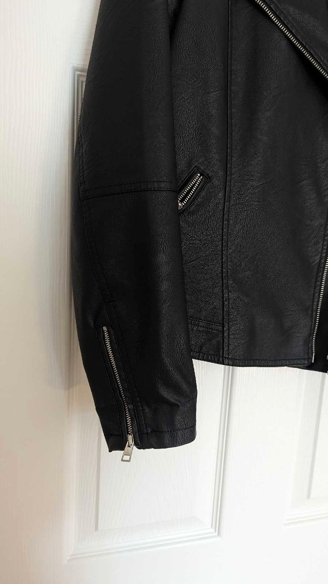 Reitmans Moto Jacket, Black Faux Leather, Medium in Women's - Tops & Outerwear in London - Image 3