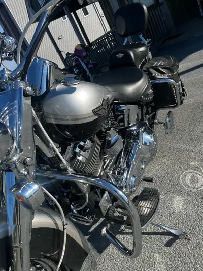 2003 Harley Davidson Heritage Softail Anniversary Edition. One of the last Carbureted Models. Super...