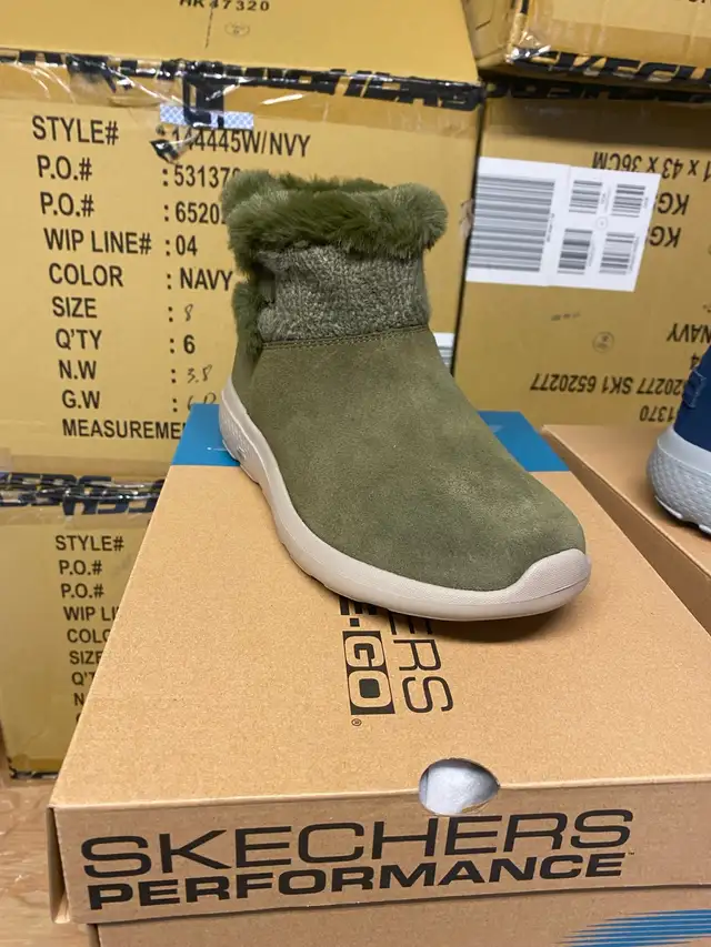 Warehouse Wholsale winter boots $19 in Men's Shoes in City of Montréal - Image 3