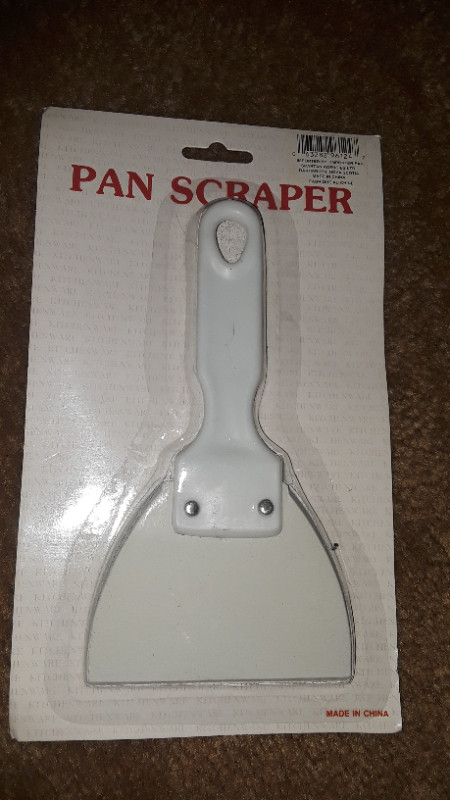 RUBBER SCRAPER Removal Residue Fry Pan Dish Cleaner $5 in Other in Moncton