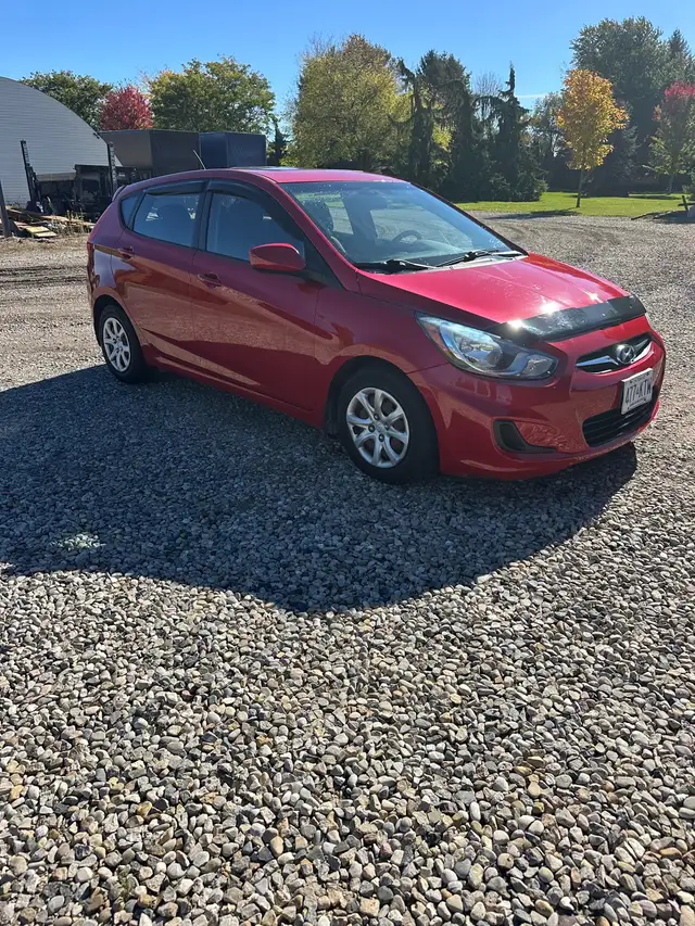 2012 Hyundai Accent 596423486231685121