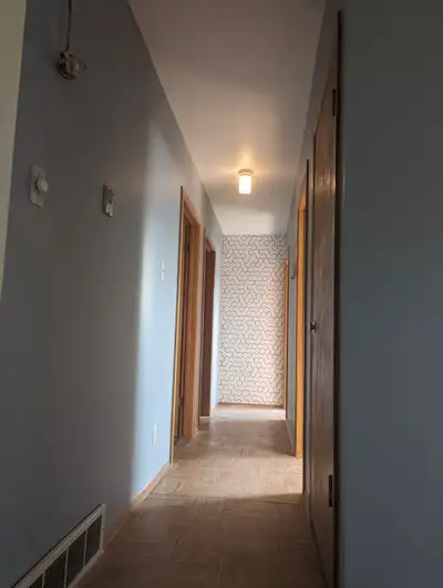 House for rent in forestlawn Close to 17 ave Parking included Wifi included