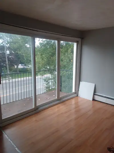 ONE-BEDROOM APARTMENT FOR RENT ON DUNDAS STREET IN WHITBY BETWEEN ANDRESON AND GARDEN STREET. IT IS...