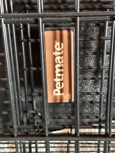 This Petmate wire cage is perfect for your small pet! It's sturdy and secure, providing a comfortabl...