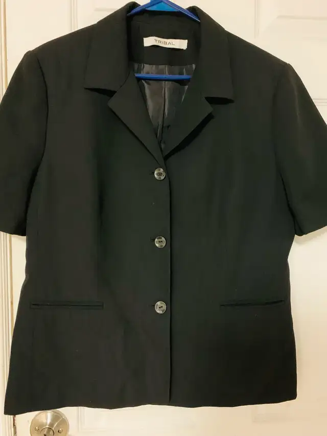 Vintage Women’s Blazers $5 EACH  in Multi-item in Sudbury - Image 4