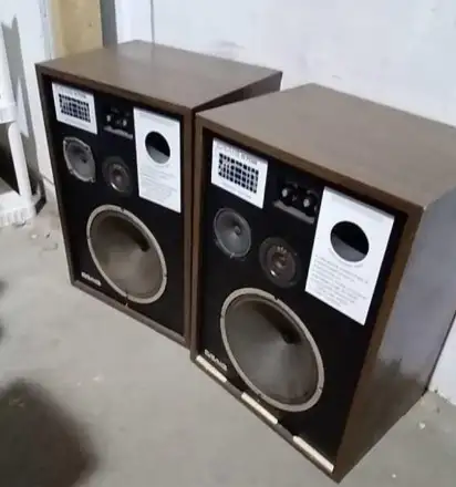 Craig speakers  Model 5702 SERIES 5000- Lots of speakers here in Arts & Collectibles in St. Albert - Image 2